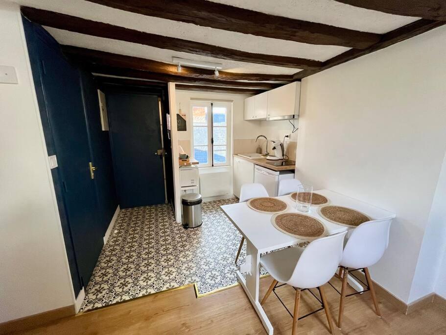 Appartement Cosy Hypercentre Place St Pierre Saumur Eksteriør bilde