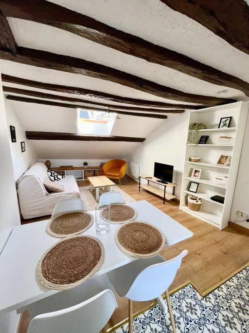 Appartement Cosy Hypercentre Place St Pierre Saumur Eksteriør bilde